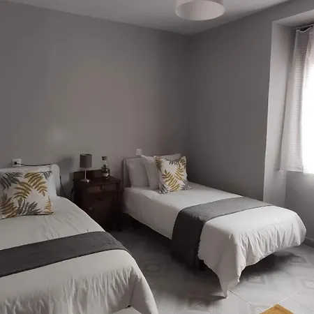 Antigua Estacion De Tren Acogedora En *